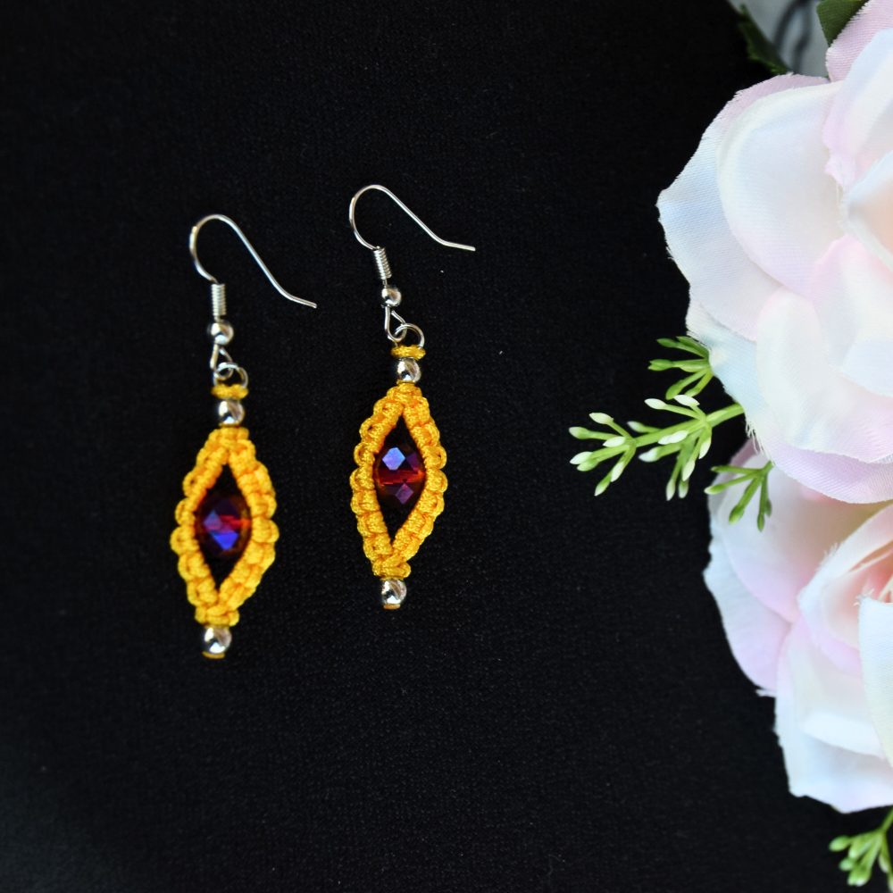 Makrame auskari acs formā ar stikla pērli, 5 krāsas