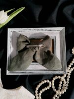 Olīvzaļas lina matu bantes aizmugure ar metāla sprādzi, rokdarba aksesuārs meitenei.