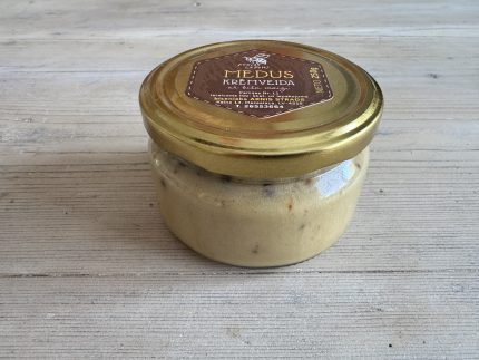 Krēmveida medus sajaukts ar dabīgu bišu maizi