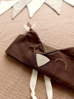 Pūces maskas detaļu tuvplāns.