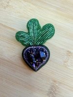 Rokām darināta broša BIETE - Attēls 4