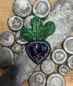 Rokām darināta broša BIETE - Attēls 5