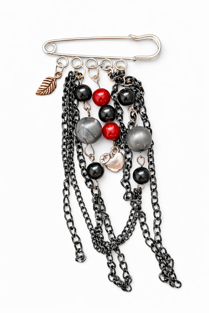 piespraude saspraude ar ķēdītēm