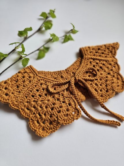 Tamborēta apkakle meitenēm