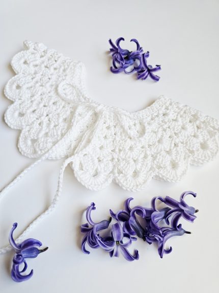 balta dekoratīvā apkaklīte meitenēm