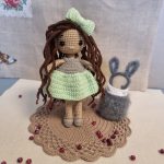 Tamborēta lellīte ar gariem, tumšiem matiem - Attēls 2