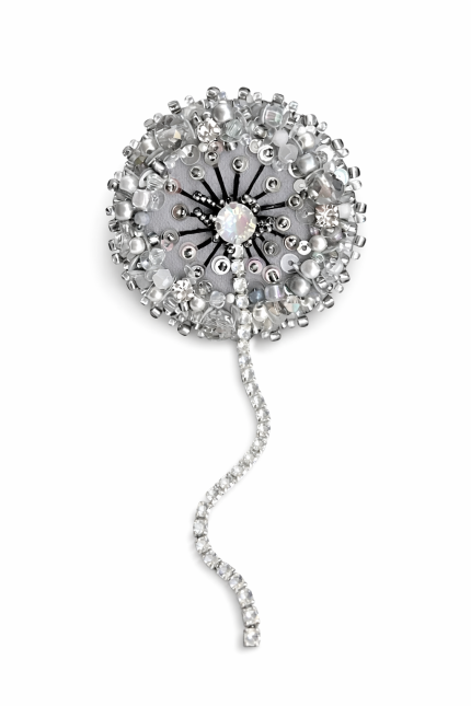 Broša pelēka pieneņpūka