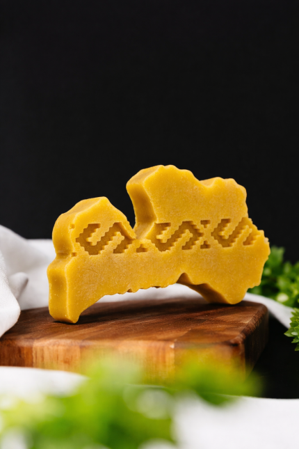 Bišu vaska gabaliņš - Latvijas formā