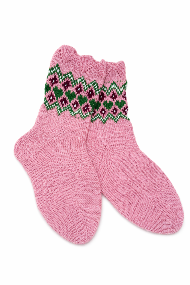 rozā zeķes ar sirsniņām
