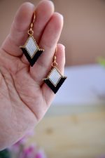 Auskari BALTI ar MELNU - Attēls 2