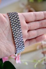 Rokassprādze no sīkpērlītēm-roku darbs - Attēls 3