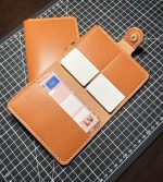 Ādas maciņš auto reģistrācijas apliecībai, roku darbs - Attēls 4