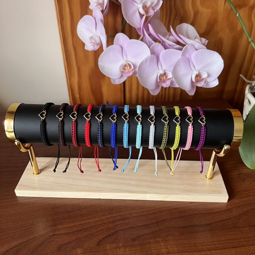 rokassprādze ar sirsniņu roku darbs