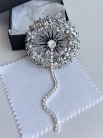 Broša pelēka pieneņpūka