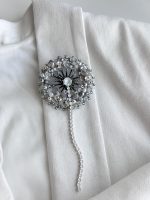 Broša pelēka “PIENEŅPŪKA” - Attēls 5