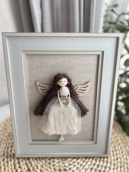 Glezniņa ar eņģelīti, roku darbs