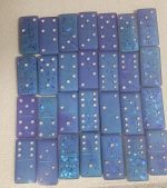 Domino spēle ar mirdzošiem kauliņiem - Attēls 4