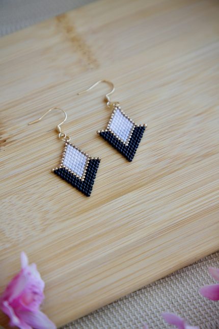 Auskari BALTI ar MELNU