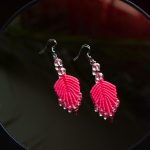 Koši rozā makrame auskari ar stikla pērlēm - Attēls 5