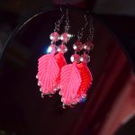 Koši rozā makrame auskari ar stikla pērlēm - Attēls 2