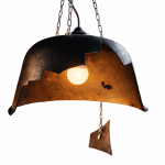 Industriāla lampa no veca čuguna poda