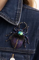 dizaina piespraude broša vabole