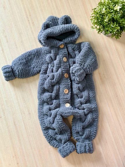 Kombinezons ar austiņām