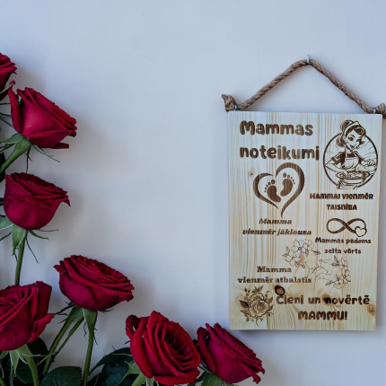 koka plāksnīte ar mammas noteikumiem