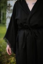 Lina halāts ar mežģīni MELNS - Attēls 4