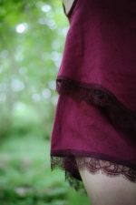 Lina pidžama ar mežģīnēm - krekliņs un šorti BORDO - Attēls 2